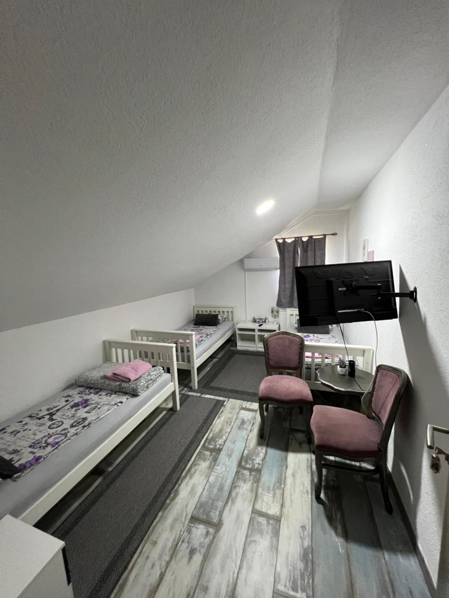 Prenociste-Sobe-Rooms-Aman Bihać Oda fotoğraf
